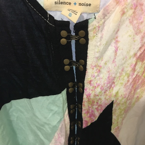 Urban Outfitters Silence + Noise Top - Picture 2 of 3